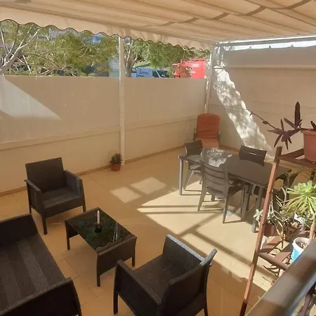 Con Amplia Terraza En Κανδελάρια