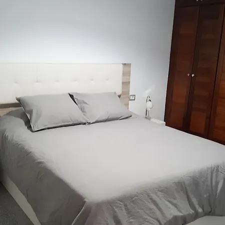 Con Amplia Terraza En * Κανδελάρια